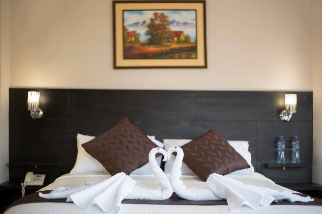 Hotel Versailles Ambato Luaran gambar